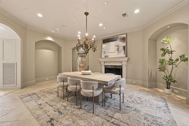 835 Echo Lane, Hedwig Village, TX 77024