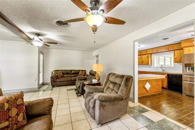 410 Washington St Street, Lake Charles, LA 70605