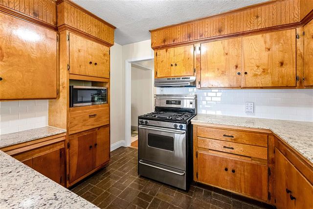 410 Washington St Street, Lake Charles, LA 70605