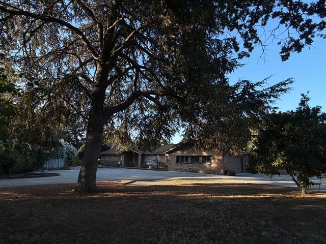 3754 Scottsdale Rd, Lodi, CA 95240