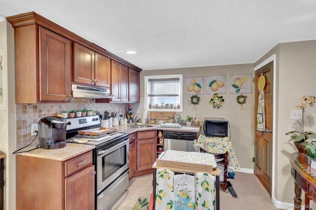 3273 5th Street, Oceanside, NY 11572