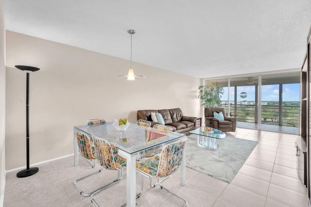 605 Oaks Drive 907, Pompano Beach, FL 33069