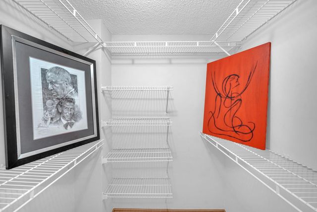 605 Oaks Drive 907, Pompano Beach, FL 33069