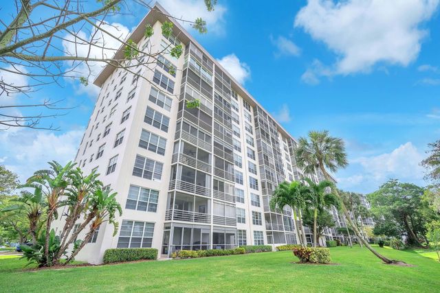 605 Oaks Drive 907, Pompano Beach, FL 33069