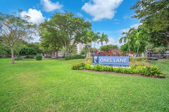 605 Oaks Drive 907, Pompano Beach, FL 33069