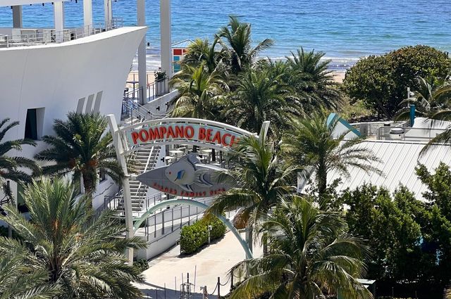 605 Oaks Drive 907, Pompano Beach, FL 33069