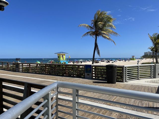 605 Oaks Drive 907, Pompano Beach, FL 33069