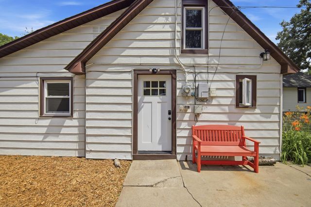 1119 2nd Street NE, Rochester, MN 55906