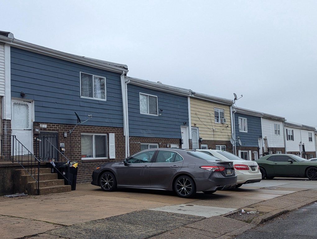 575 ALLENGROVE ST, Philadelphia, PA 19120