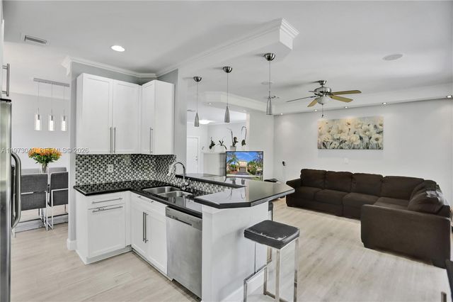 1462 Sabal Trl, Weston, FL 33327