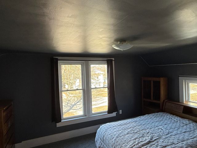 405 South Main Street, Fayette, IA 52142