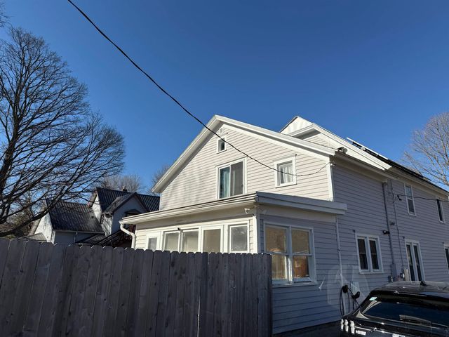 405 South Main Street, Fayette, IA 52142