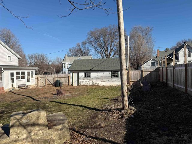 405 South Main Street, Fayette, IA 52142