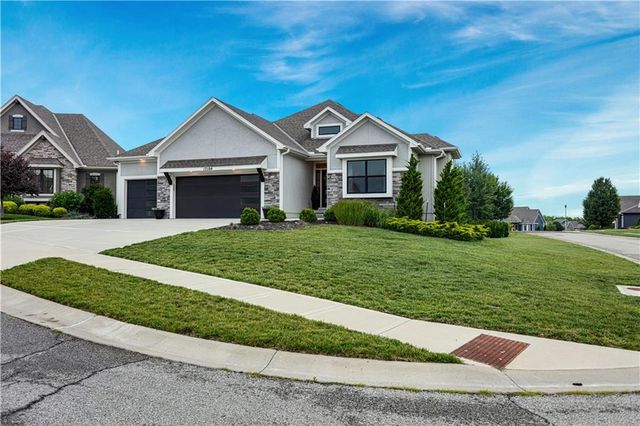 17104 Bradshaw Street, Overland Park, KS 66221