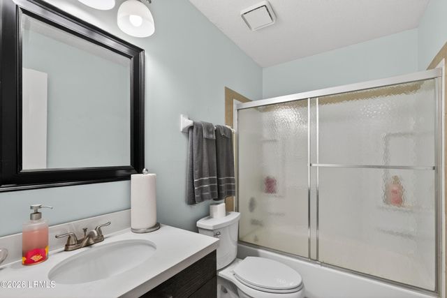 96 Mathews Dr Apt 19, Hilton Head Island, SC 29926