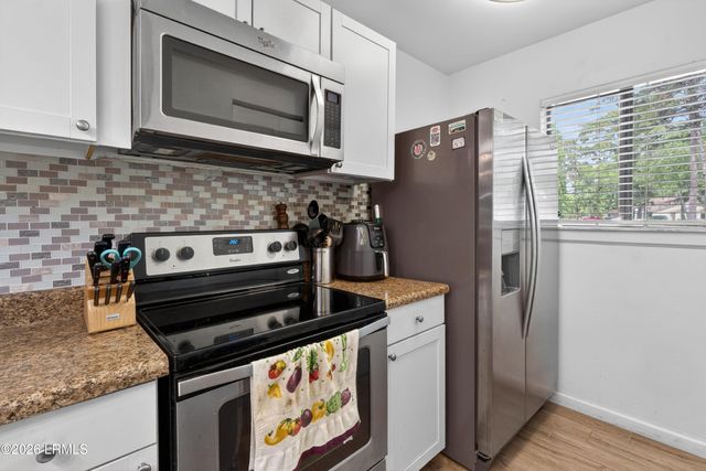 96 Mathews Dr Apt 19, Hilton Head Island, SC 29926