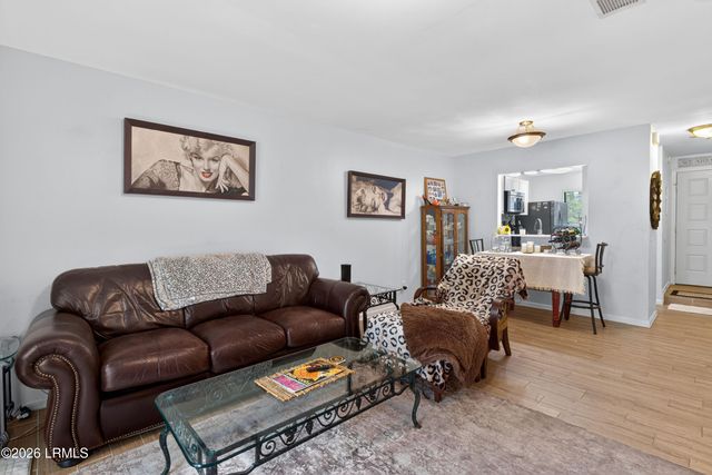 96 Mathews Dr Apt 19, Hilton Head Island, SC 29926