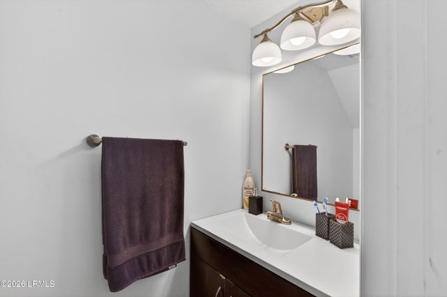96 Mathews Dr Apt 19, Hilton Head Island, SC 29926