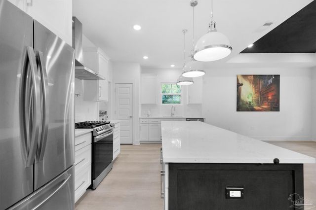 17 N L St, Pensacola, FL 32502