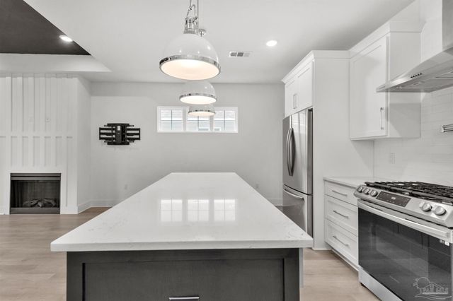 17 N L St, Pensacola, FL 32502