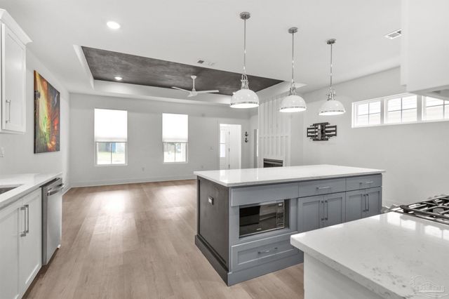 17 N L St, Pensacola, FL 32502