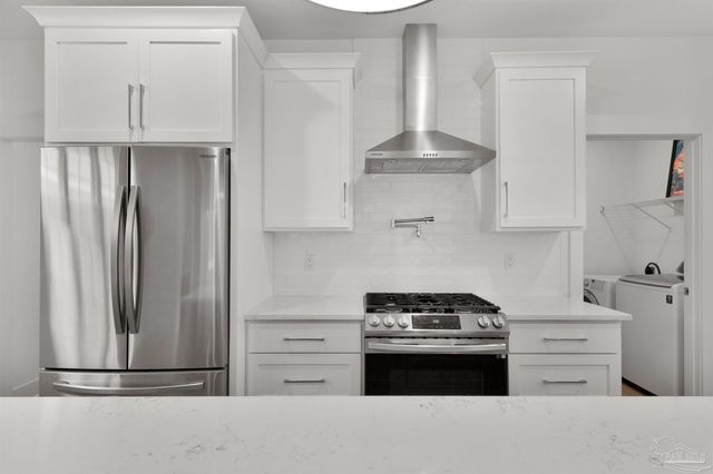 17 N L St, Pensacola, FL 32502