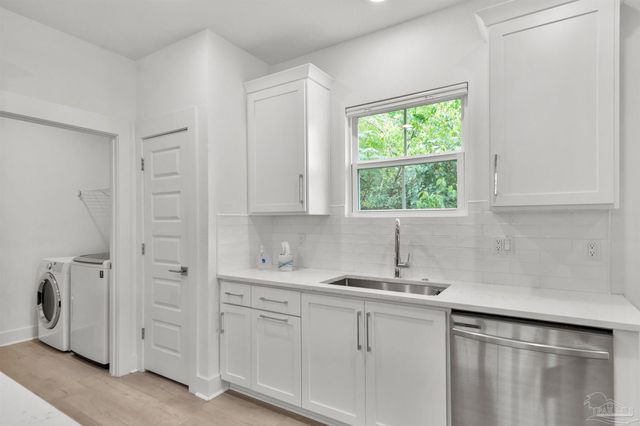 17 N L St, Pensacola, FL 32502