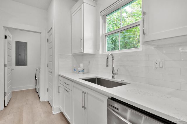 17 N L St, Pensacola, FL 32502