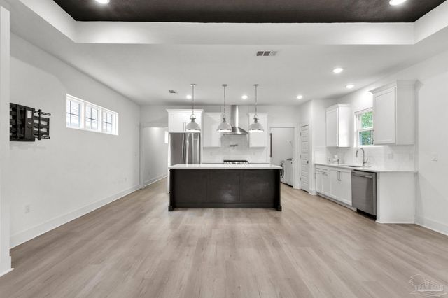 17 N L St, Pensacola, FL 32502