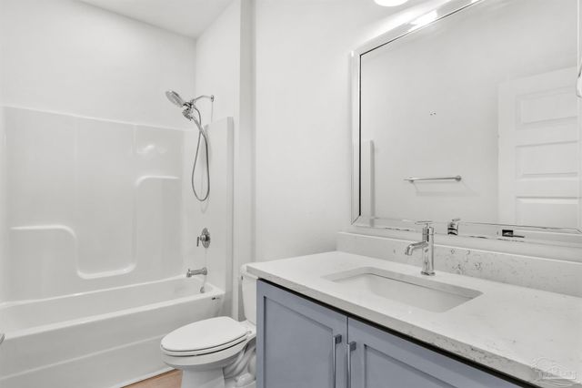 17 N L St, Pensacola, FL 32502