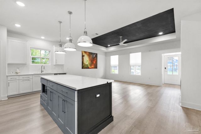 17 N L St, Pensacola, FL 32502