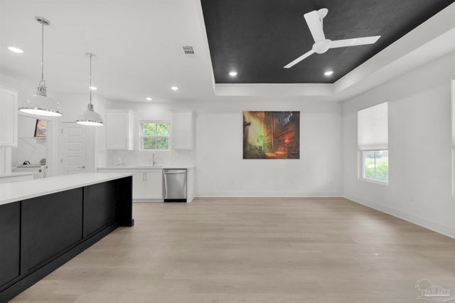 17 N L St, Pensacola, FL 32502