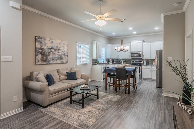 1201 Summerset Lane, Burleson, TX 76028