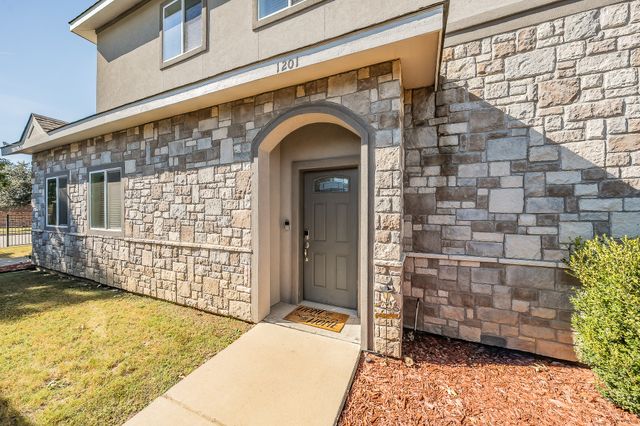 1201 Summerset Lane, Burleson, TX 76028