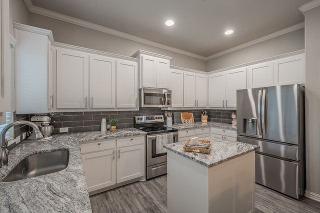 1201 Summerset Lane, Burleson, TX 76028