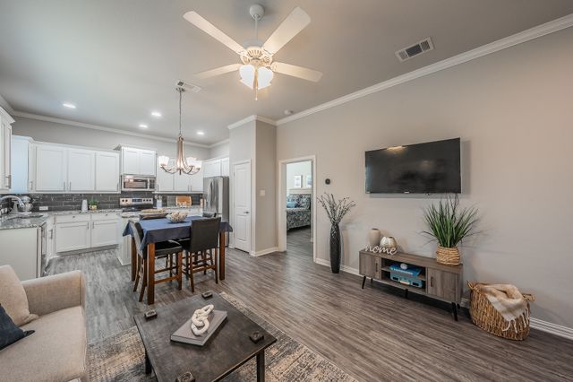 1201 Summerset Lane, Burleson, TX 76028