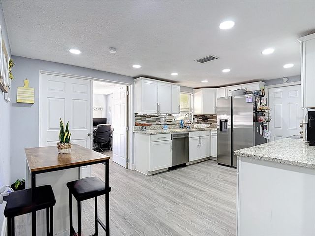 5913 APPLETREE ROAD, Holiday, FL 34690