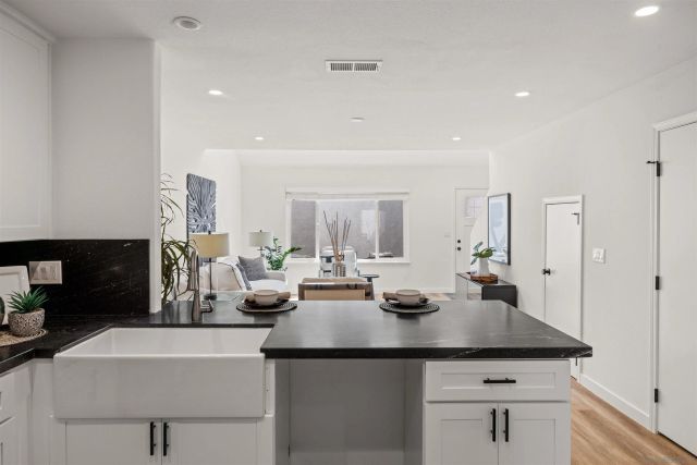 18664 Applewood 76, Huntington Beach, CA 92646