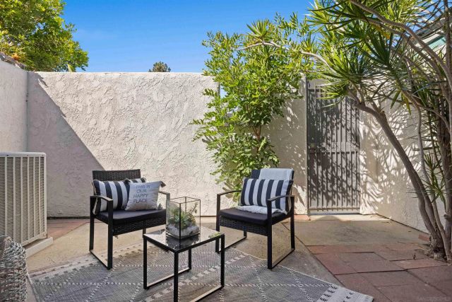 18664 Applewood 76, Huntington Beach, CA 92646