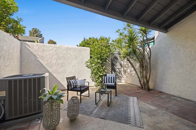 18664 Applewood 76, Huntington Beach, CA 92646