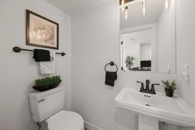 18664 Applewood 76, Huntington Beach, CA 92646