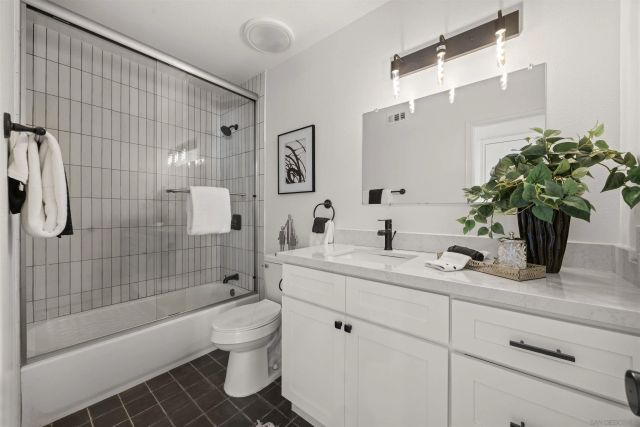 18664 Applewood 76, Huntington Beach, CA 92646