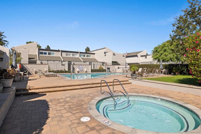 18664 Applewood 76, Huntington Beach, CA 92646
