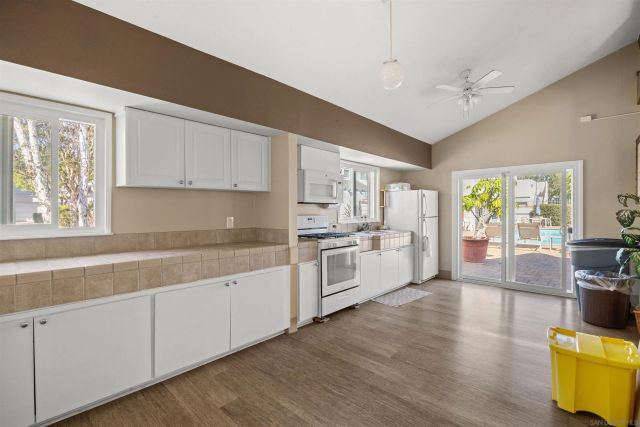 18664 Applewood 76, Huntington Beach, CA 92646