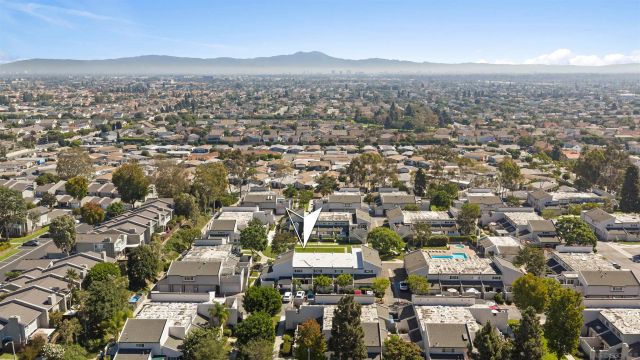 18664 Applewood 76, Huntington Beach, CA 92646
