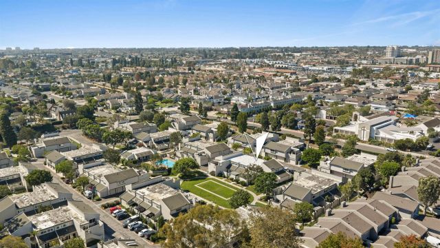18664 Applewood 76, Huntington Beach, CA 92646