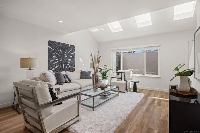 18664 Applewood 76, Huntington Beach, CA 92646