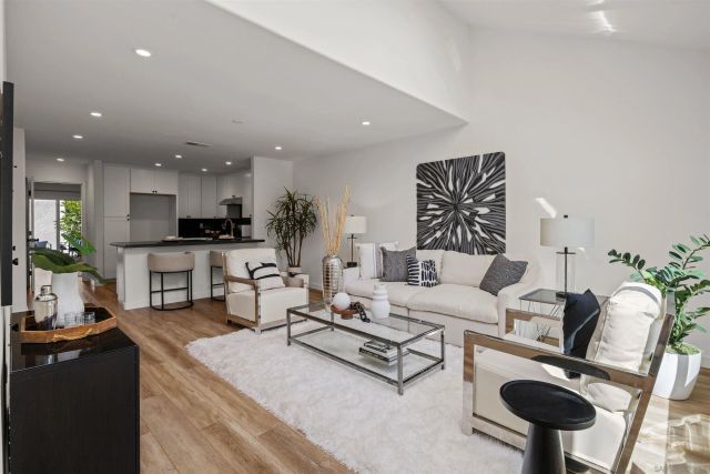 18664 Applewood 76, Huntington Beach, CA 92646