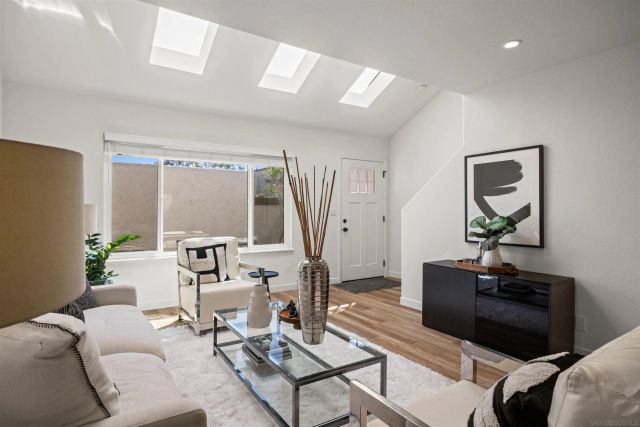 18664 Applewood 76, Huntington Beach, CA 92646