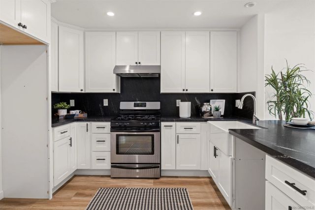 18664 Applewood 76, Huntington Beach, CA 92646